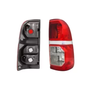 FARO TRASERO HILUX 2012-15 RH NAC /TAIWAN