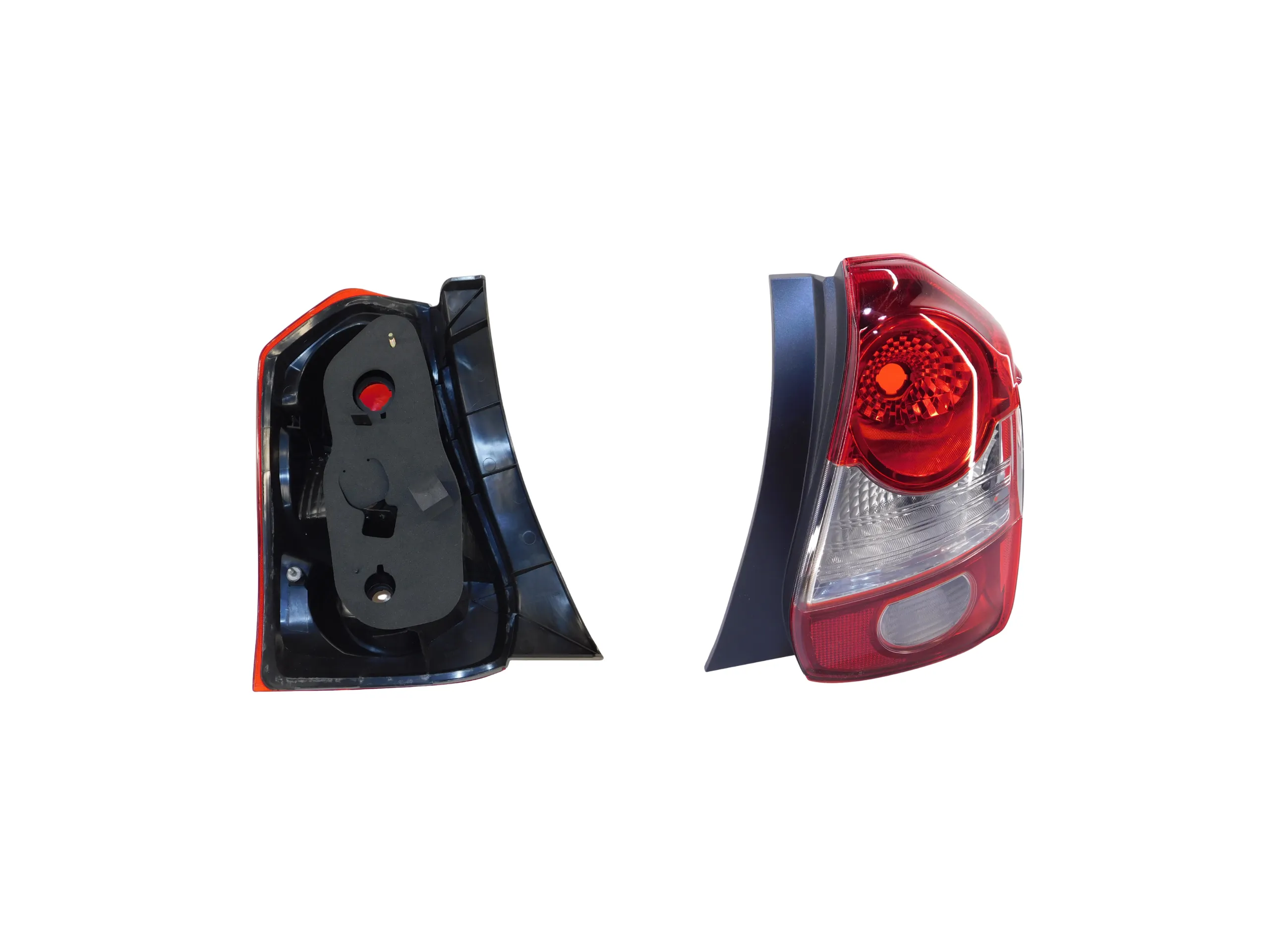 FARO TRASERO ETIOS 5 PUERTAS RH 2016- PLATINUM / 2013- CROSS *FUME* NAC